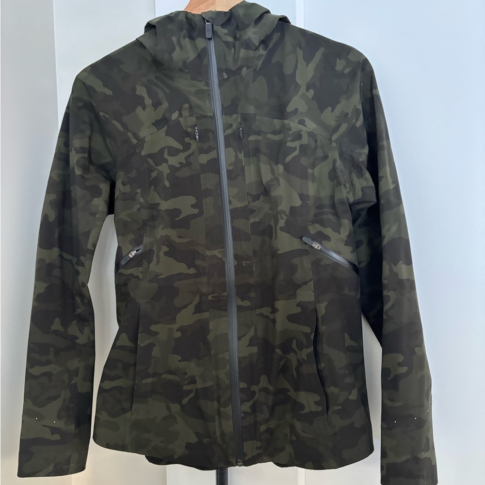 Lululemon Break a Trail Women's Rain Jacket